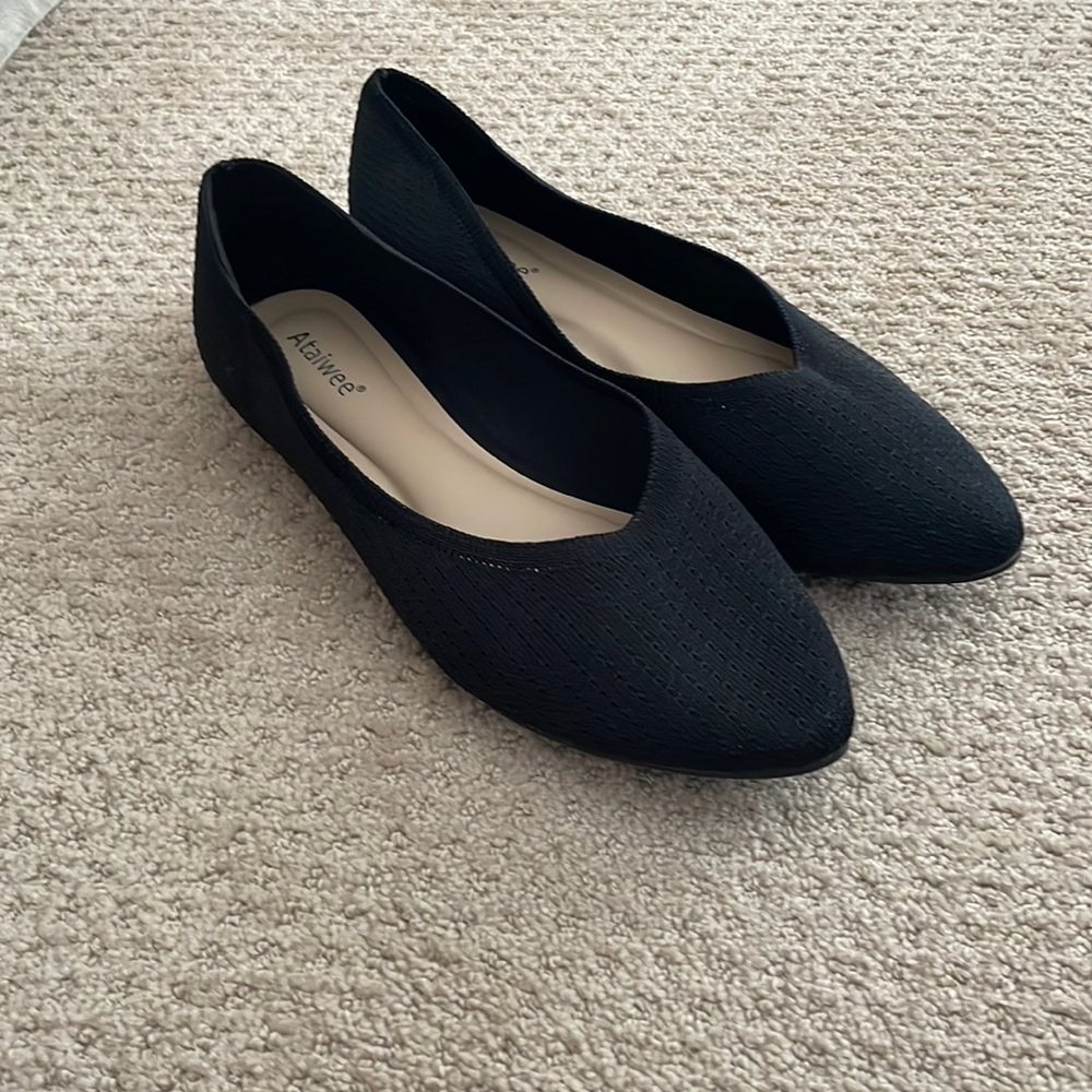 Black ballet flats